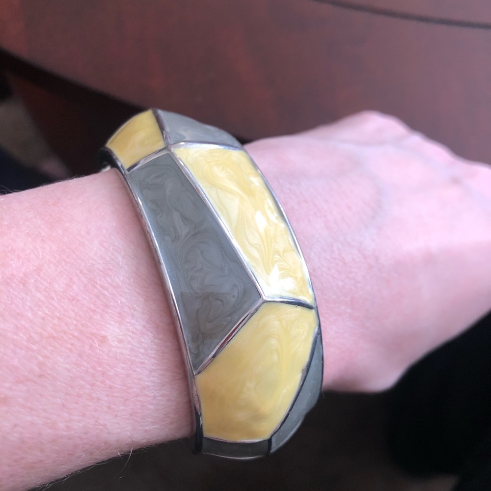 Yellow/gray bracelet - Picture 2 of 3